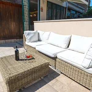 Garden House Vale Apartment